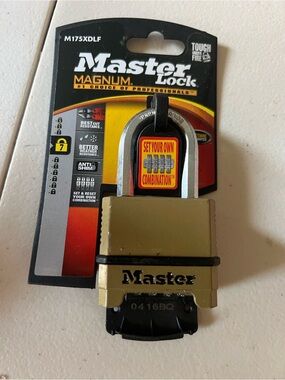 Master Lock Magnum Combination Padlock With 1.5" Shackle